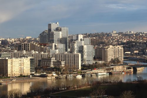 Tours au bord de la Seine, Bologne-Billancourt, France